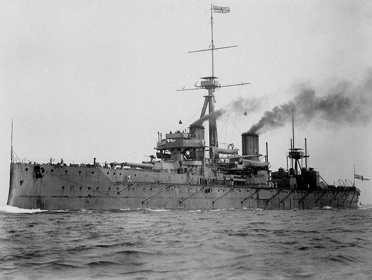 HMS_Dreadnought_1906_H61017.jpg