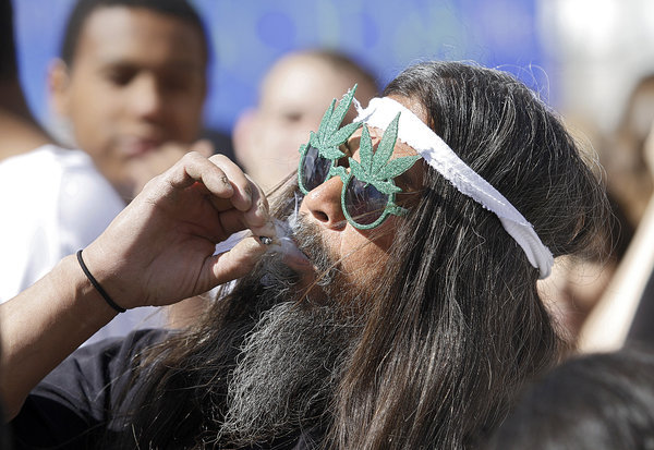 hippie-smoking-weed1.jpg