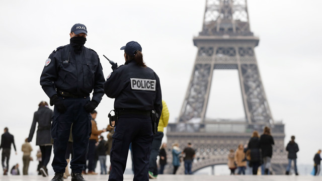 Police-in-Paris--015.jpg