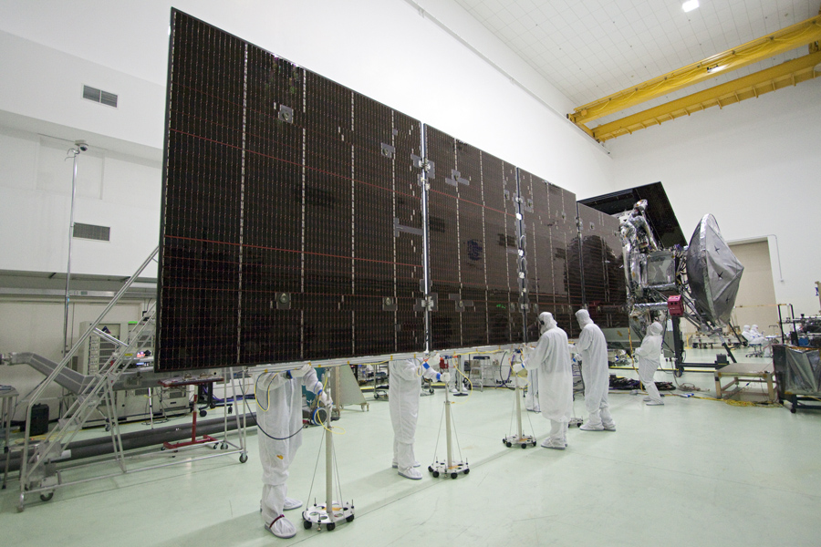 One_of_Juno's_solar_panels_before_illumination_test.jpg