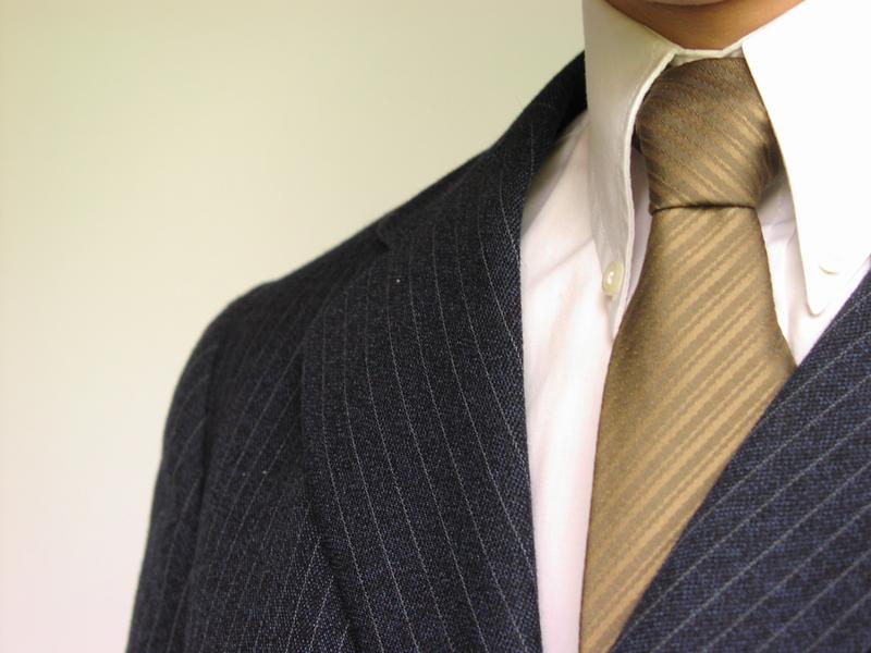 1726-closeup-of-business-man-in-suit-and-tie-pv.jpg