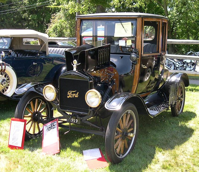 자동차_Ford_Model_T_1919_위키피디아.jpg