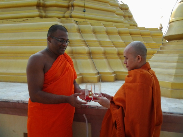 Gnanasara-and-Wirathu.jpg