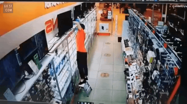 FEB26228-73A5-48A5-8738-F52289641F59.gif