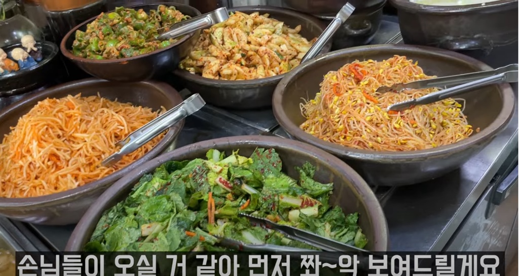 가생이닷컴>커뮤니티 > 잡담 게시판 > 믿을 수 없는 3500원 한식뷔페 ㄷㄷㄷ.jpg