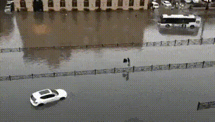 아슬아슬한 수위를 걷는 온리펜스 누나 gif ㄷㄷㄷ