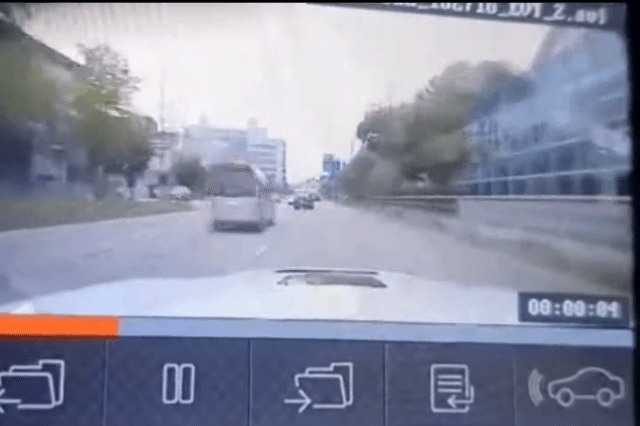 SmartSelect_20210823-165758_YouTube.gif