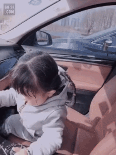 딸의 장난....gif