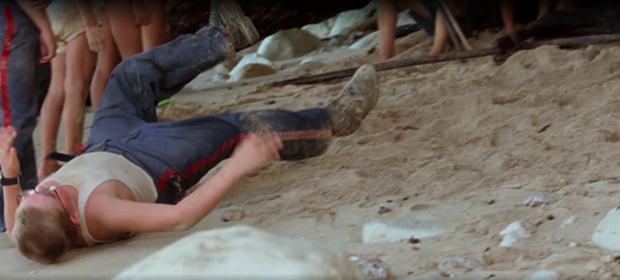 넘어지는 새끼돼지.PNG