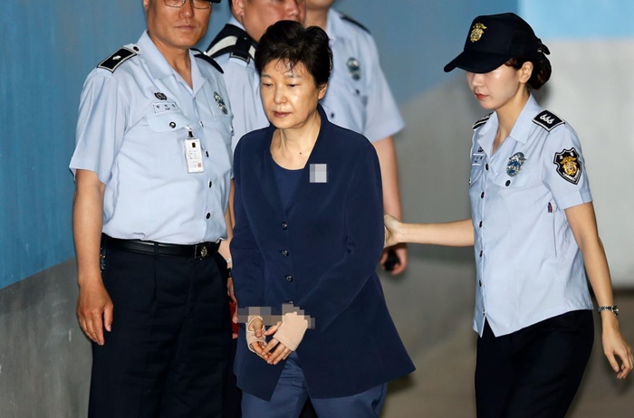 박근혜 구속.jpg