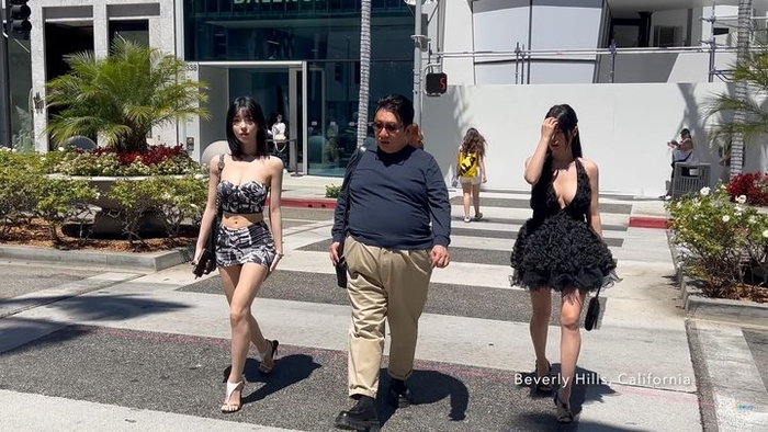 방시혁 과즙세연.jpeg
