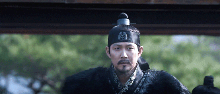 이정재 등장씬.gif