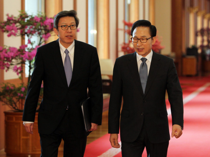 이명박 박형준 연합뉴스.png