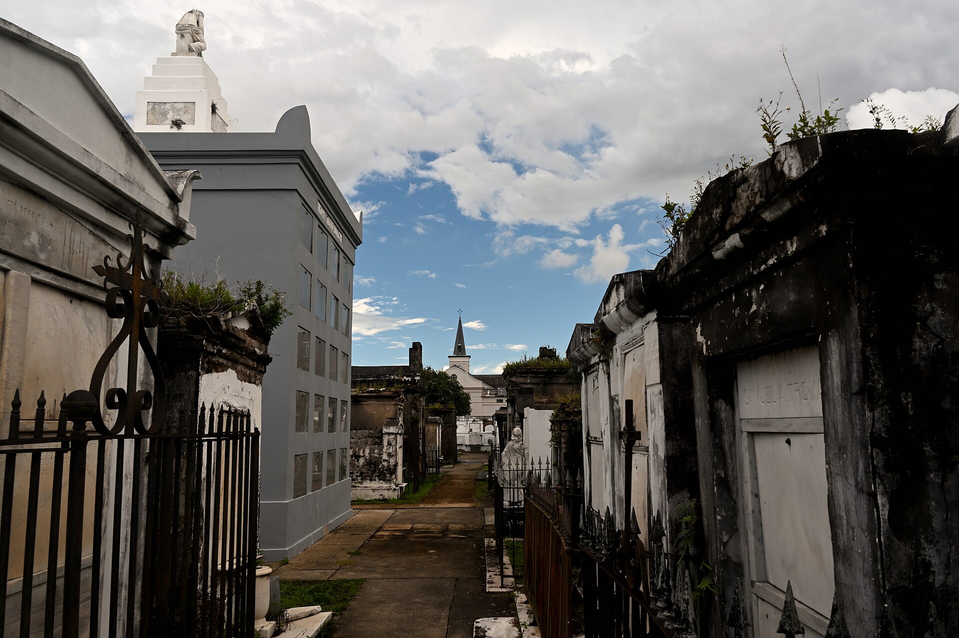 15. 뉴올리언스_St. Louis Cemetery.jpg