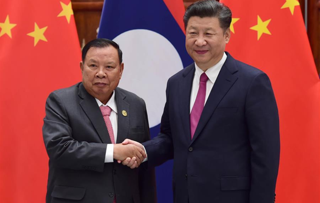 시진핑과 라오스 대통령.PNG
