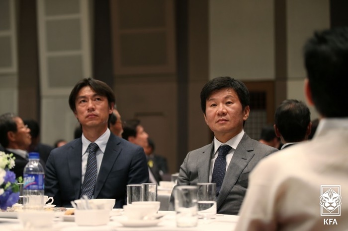 정몽귶 홍명보.jpg