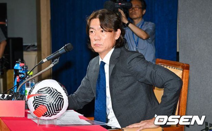홍명보 첫 기자회견.jpg