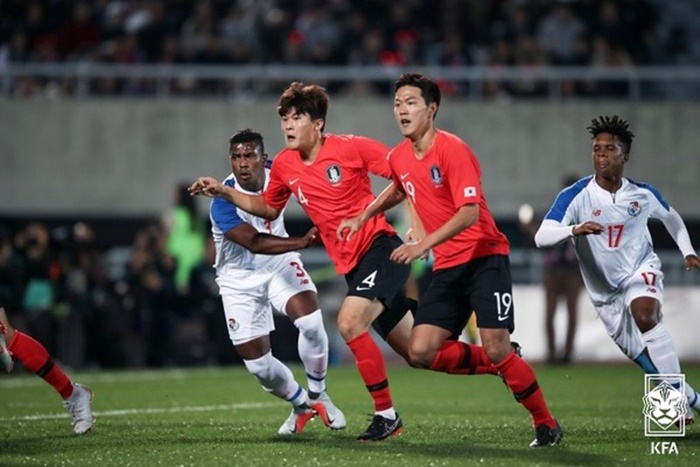 김민재 김영권.jpg
