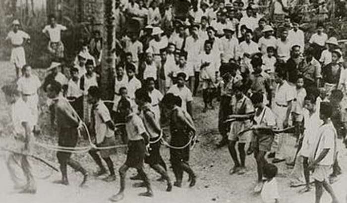 1965년 쿠데타 사진.jpg