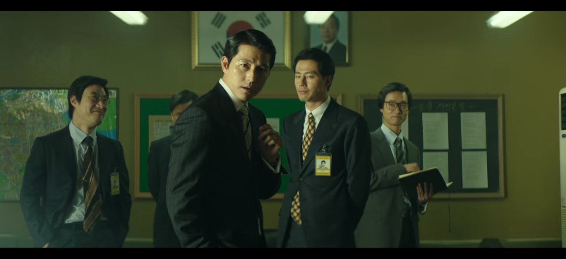 screencapture-netflix-watch-80166191-2022-11-09-18_39_52.png