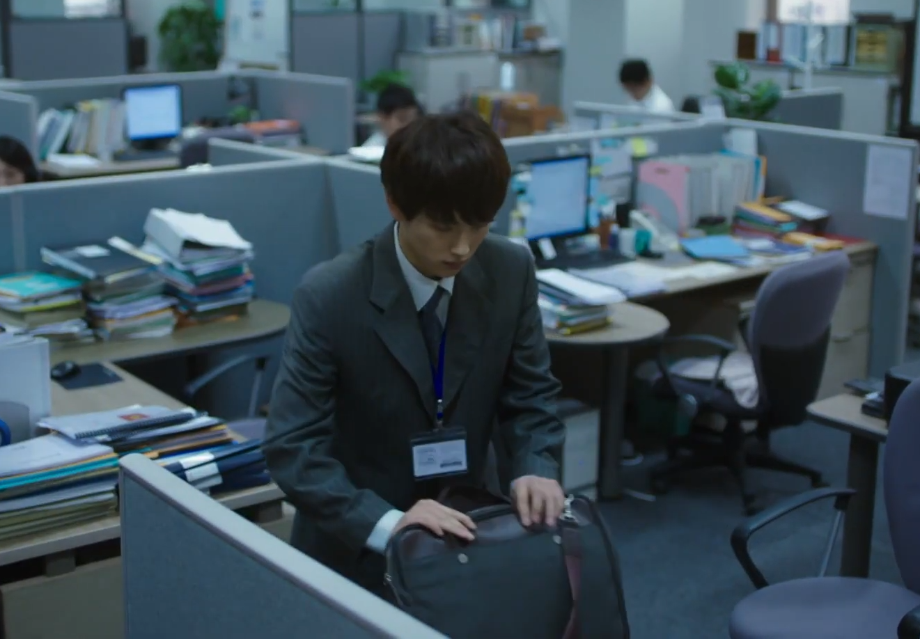 [#미생] EP1 _할 줄 아는 게 하나도 없네._ 낙하산 신입 장그래의 첫 출근! 그리고 고난과 역경의 시작💦 _ #신입미생세끼 0-47 screenshot.png