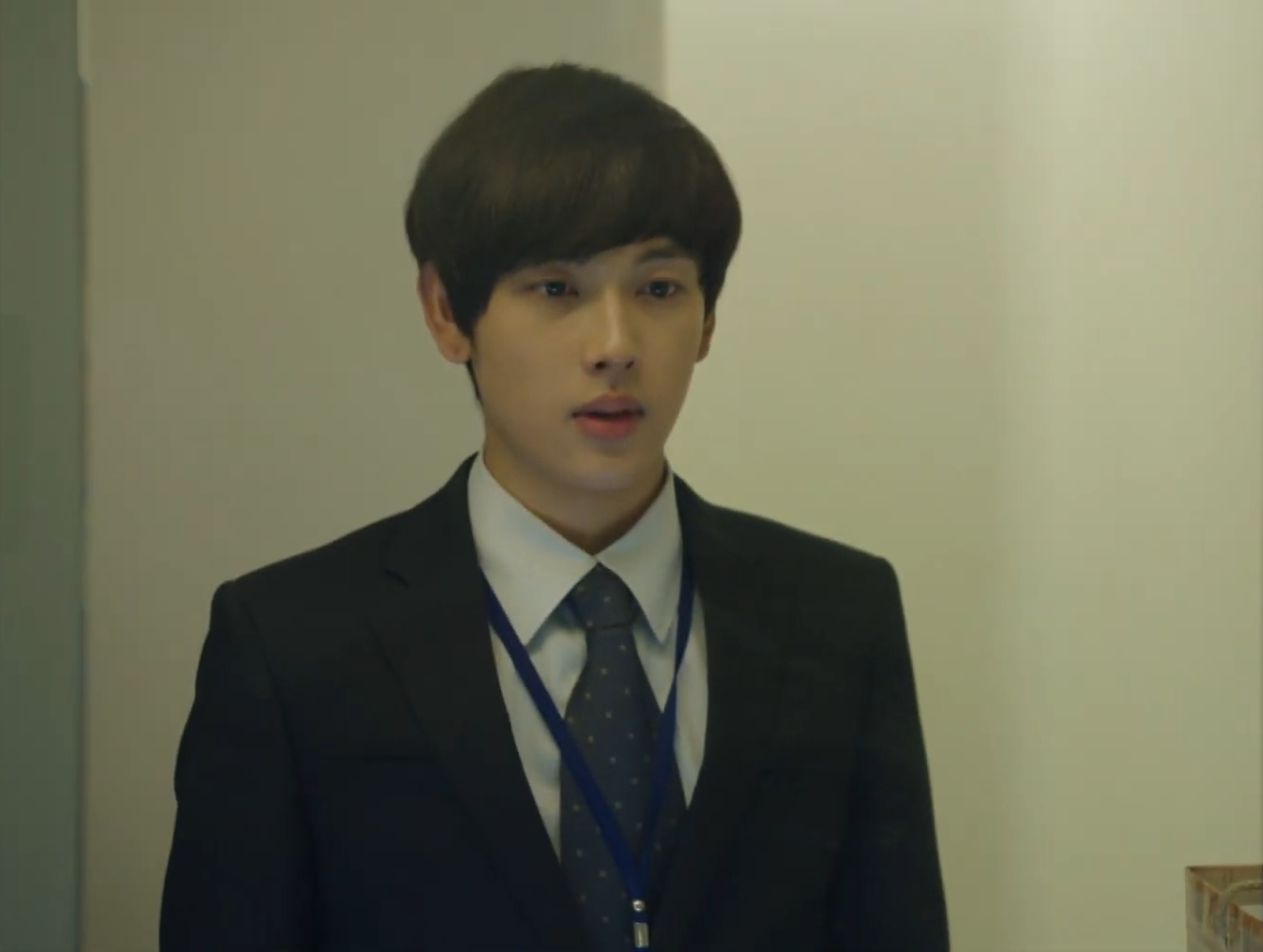 EP1-15 아버지 정장을 준 것이 마음에 걸렸던 어머니, 회사까지 찾아와 건네주는 신상 정장..🥰 #미생 3-38 screenshot.png