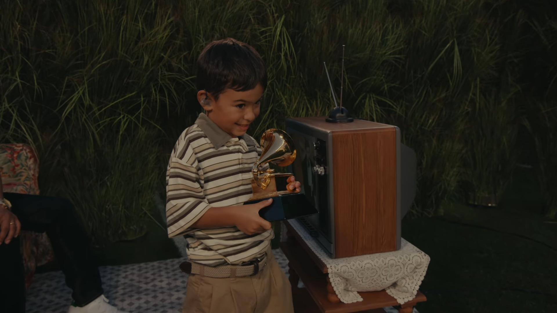 Bad Bunny's Apple Music Super Bowl Halftime Show 9-13 screenshot.png