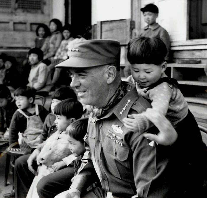 밴 플리트.jpg