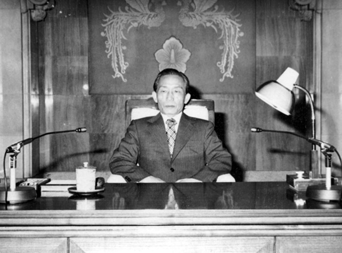 박정희 한국일보.jpg
