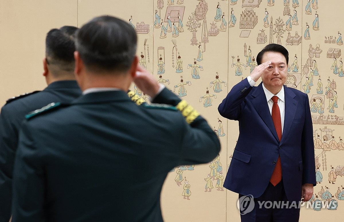 윤석열 군인사.jpg