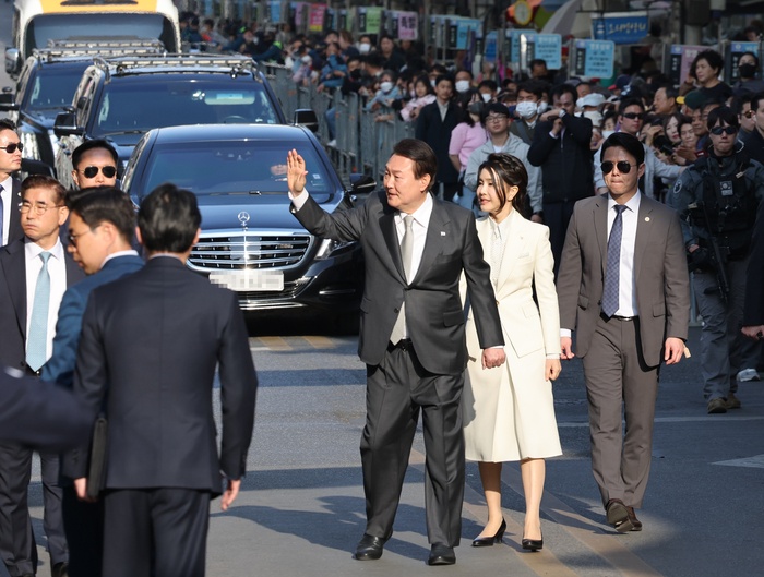 윤석열 김건희 대구 서문시장.jpg