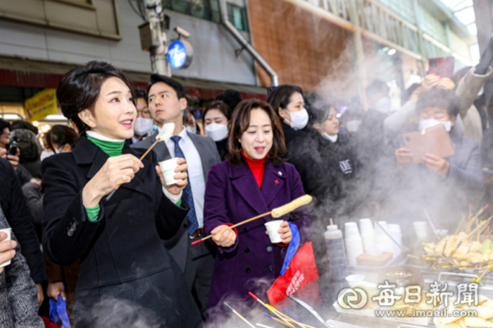 김건희 사진1.png
