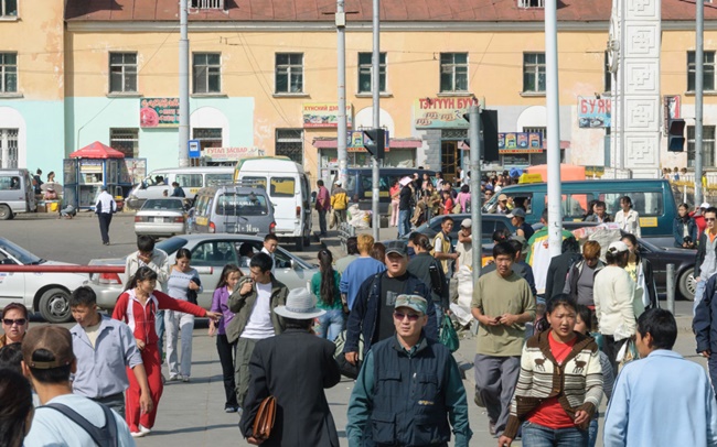 거리 위 사람들.jpg