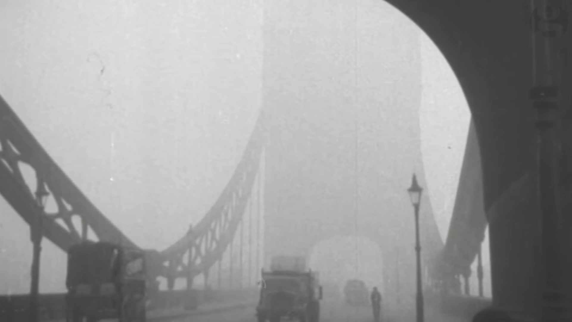 What it was like during London's Great Smog of 1952 - archive video 0-4 screenshot.png