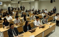 대통령실에 들어간 겸공 : 한국 기자들이여, '오픈'하고 '실력'으로 말하자