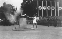 정치적으로 가장 성공한, 베를린 올림픽 1 : 라인란트 재무장과 히틀러의 모험